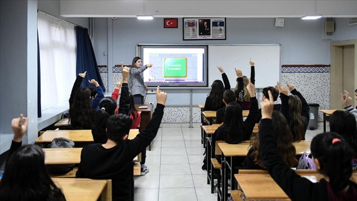 MEB’den öğretmenlerin yer değişikliği taleplerine ilişkin açıklama