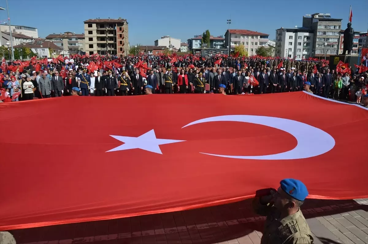 Van, Hakkari, Bitlis ve Muş’ta Cumhuriyet’in 101. yıl dönümü kutlamaları